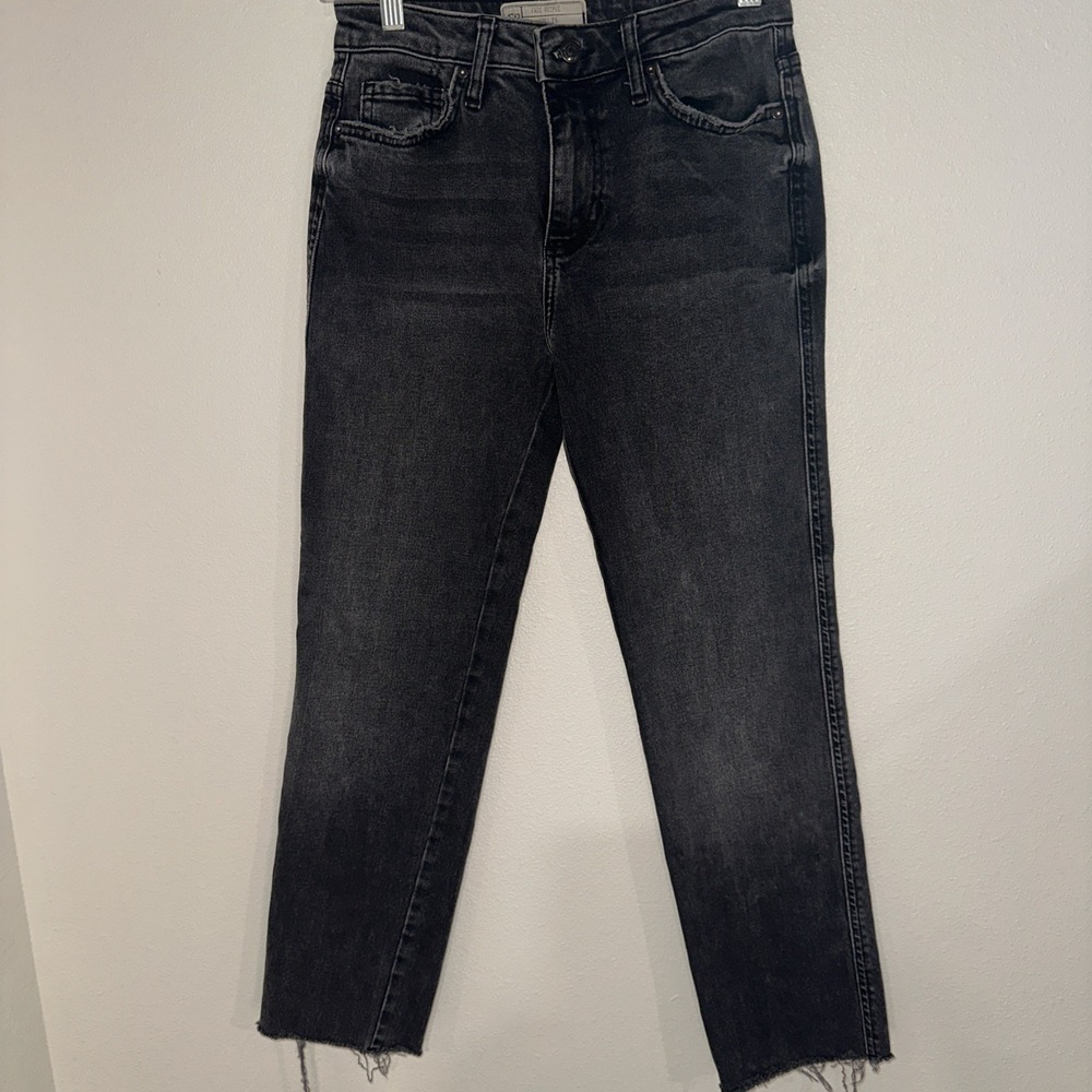 Free People Wash Black Straight Leg Destress Size‎ 25